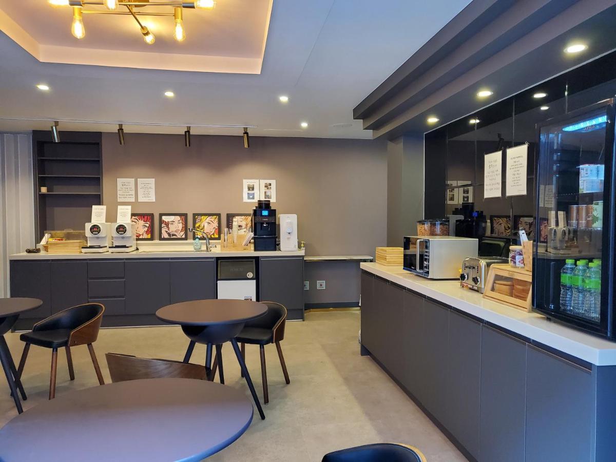 The Stone Bridge Hotel Sasang Busan Buitenkant foto